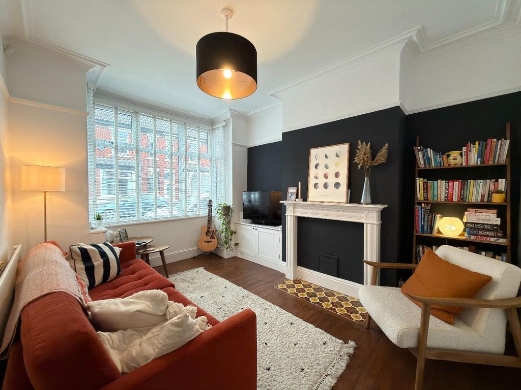 Property photo 2 of 28