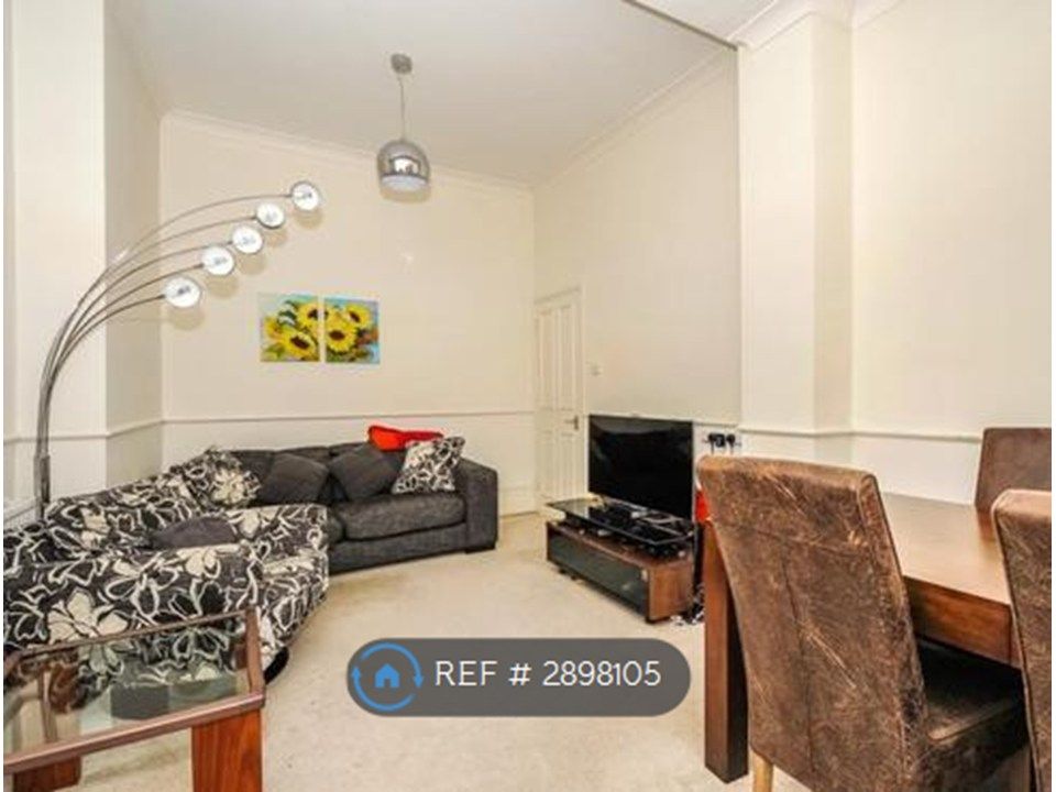Property photo 1 of 5 Living Room