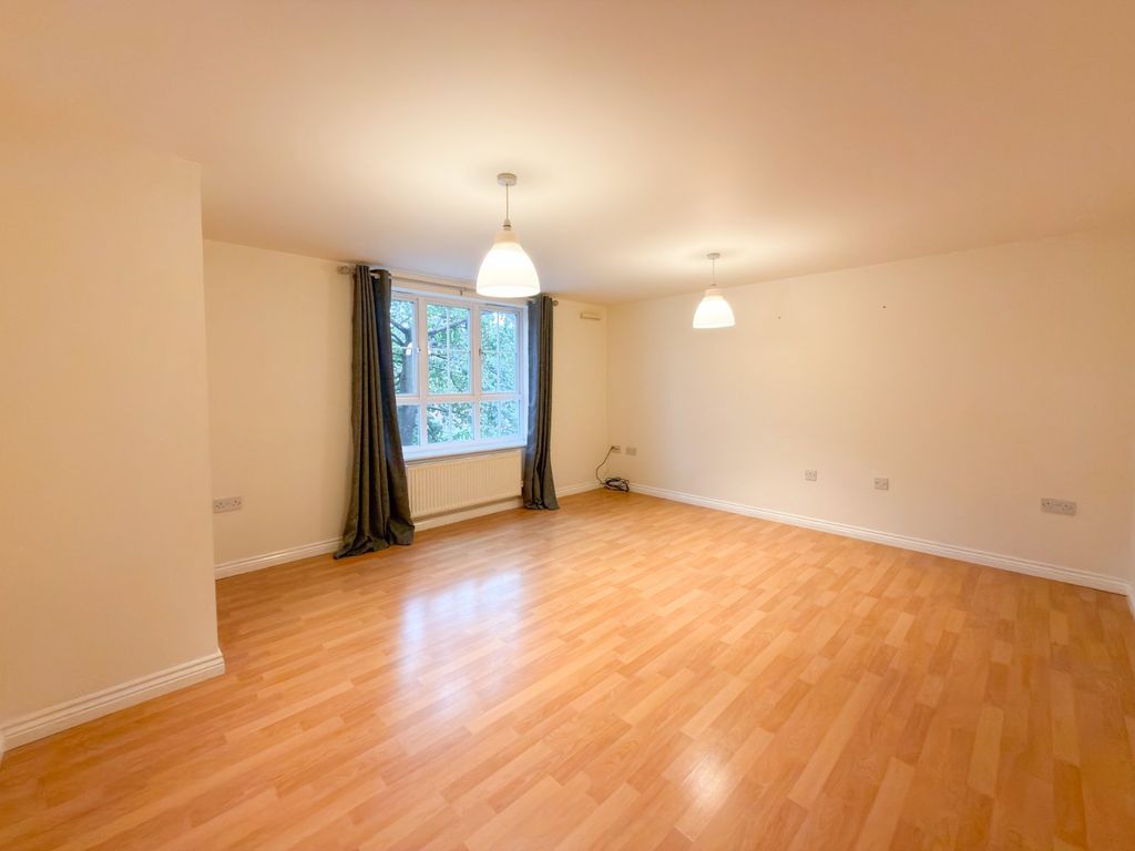 Property photo 2 of 10 Picture No. 13