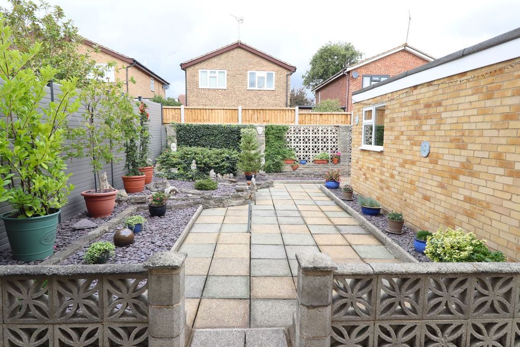 Property photo 2 of 25