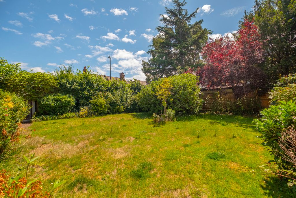 Property photo 3 of 24