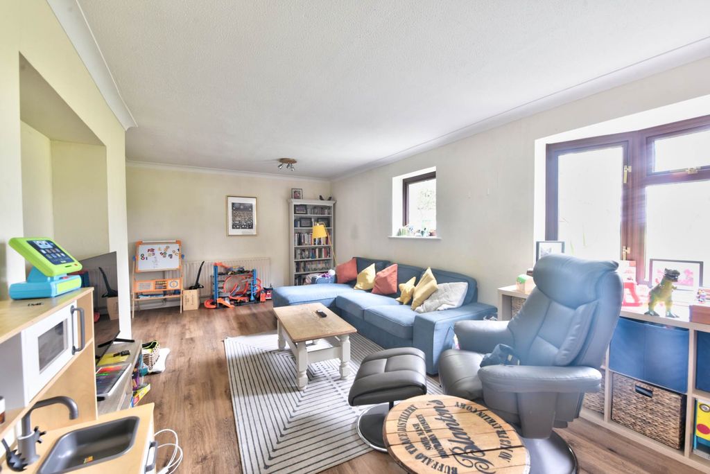 Property photo 3 of 12