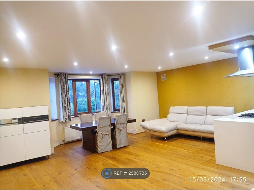 Property photo 3 of 25