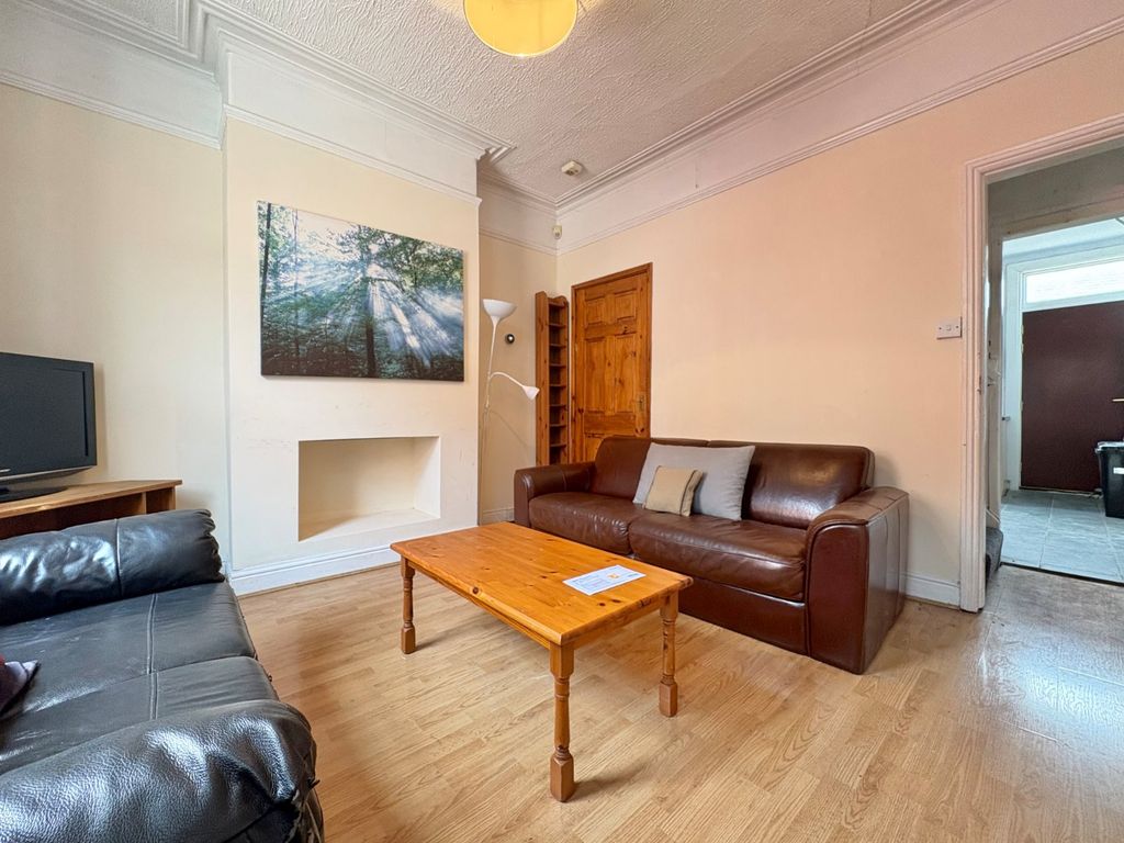 Property photo 2 of 14 Picture No. 13