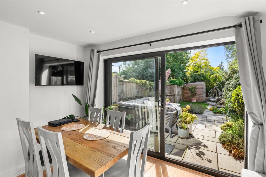 Property photo 2 of 27 81Yorkstreet-012.Jpg
