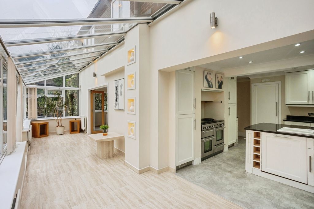 Property photo 2 of 20 Pbox-Img.Jpg