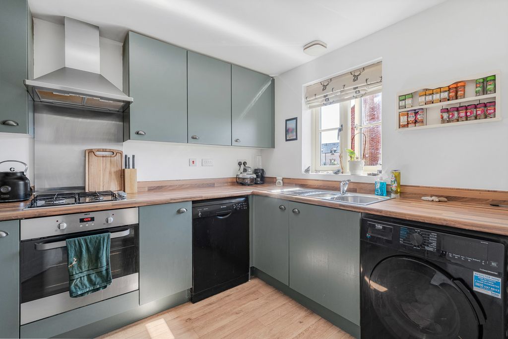 Property photo 2 of 14 Kitchen