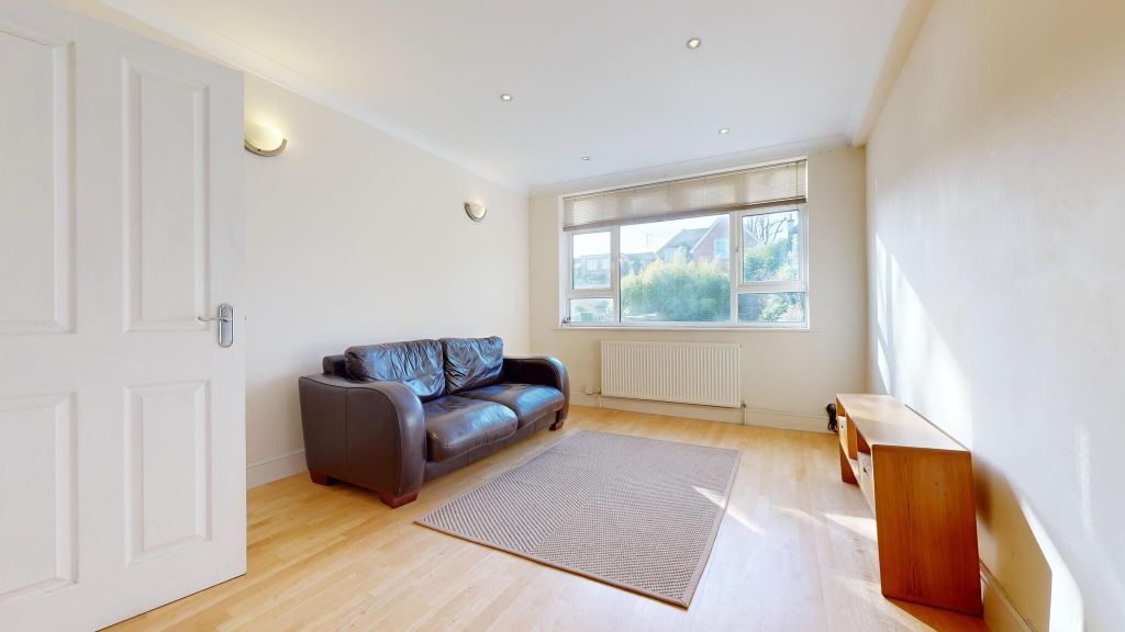 Property photo 1 of 15 Living Room