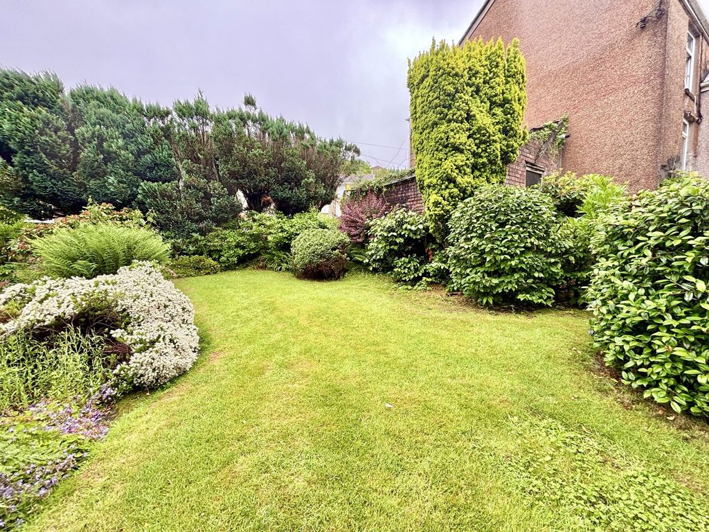 Property photo 2 of 32 Rear Garden