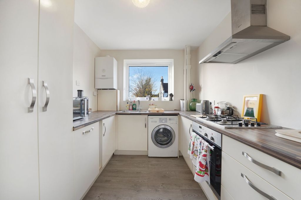 Property photo 2 of 15 Kitchen