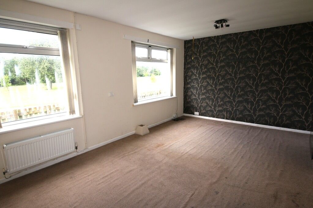 Property photo 2 of 8 Picture No. 10