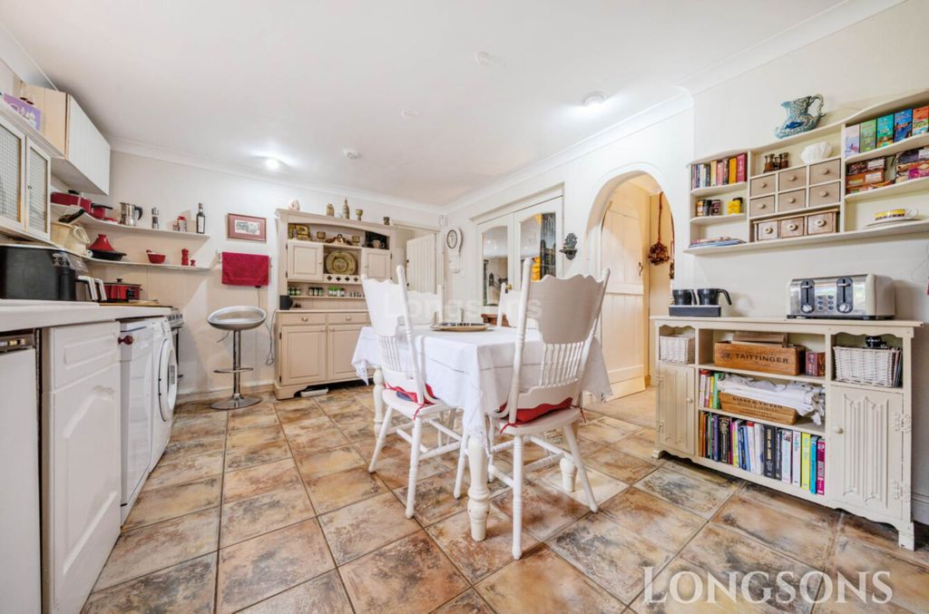 Property photo 3 of 37