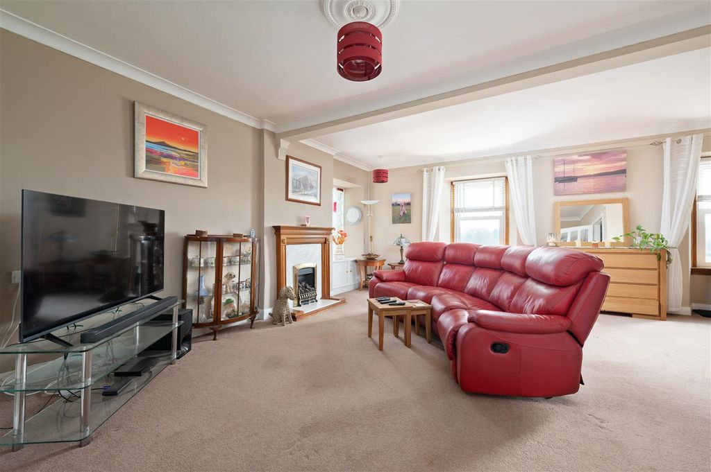 Property photo 2 of 34 4 Preston Crescent 019.Jpg