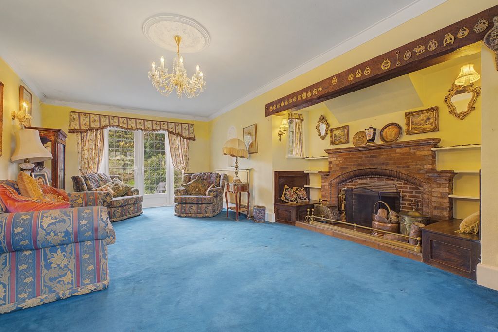 Property photo 2 of 25