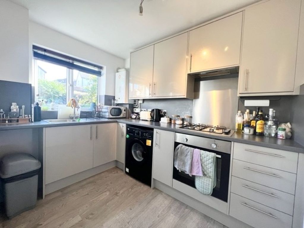 Property photo 2 of 8 Kitchen