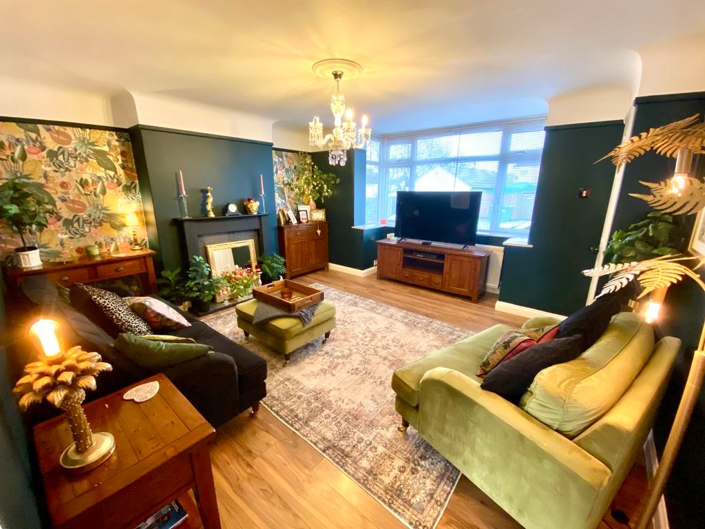 Property photo 2 of 21 Lounge