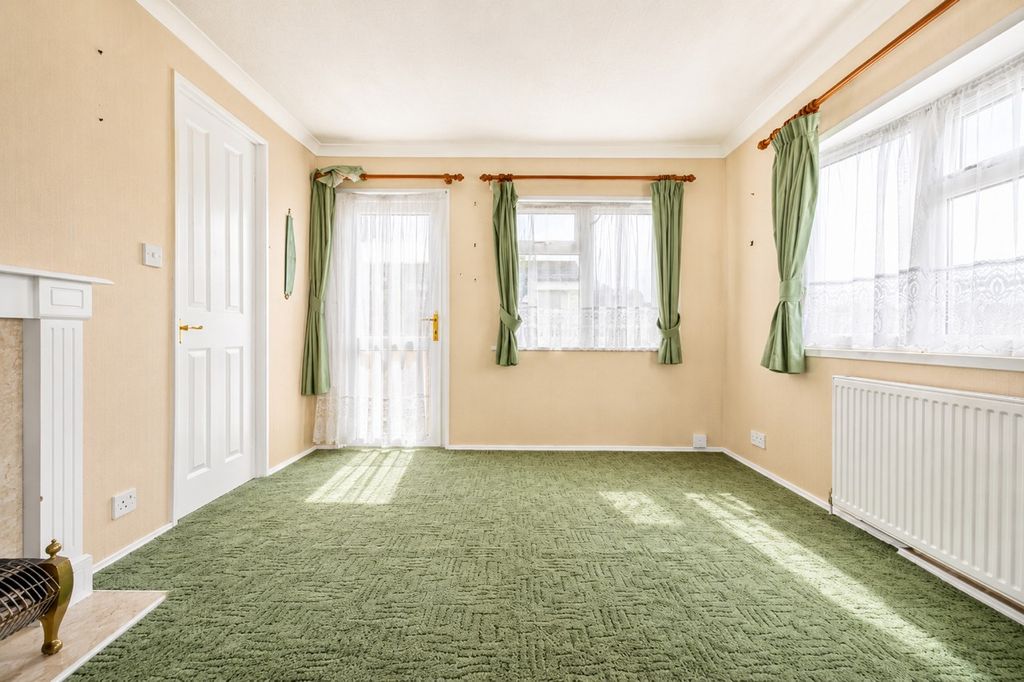 Property photo 2 of 19