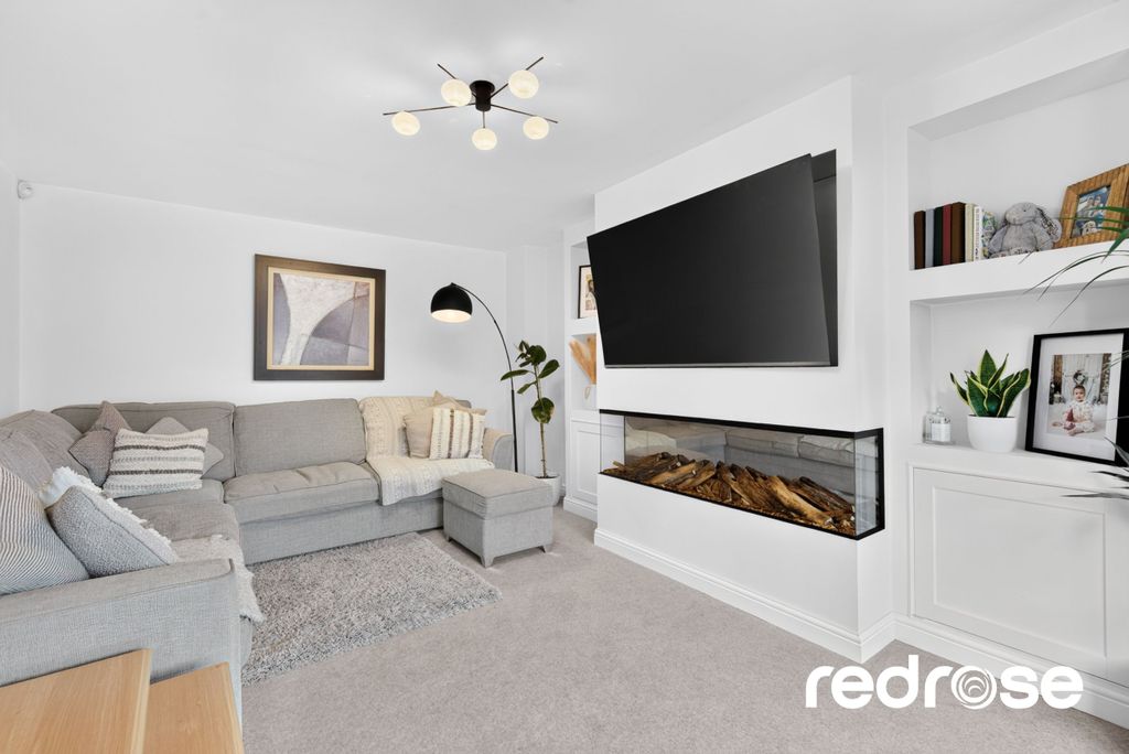 Property photo 3 of 20 Web_7 Seaforth Cres-10-2500Px