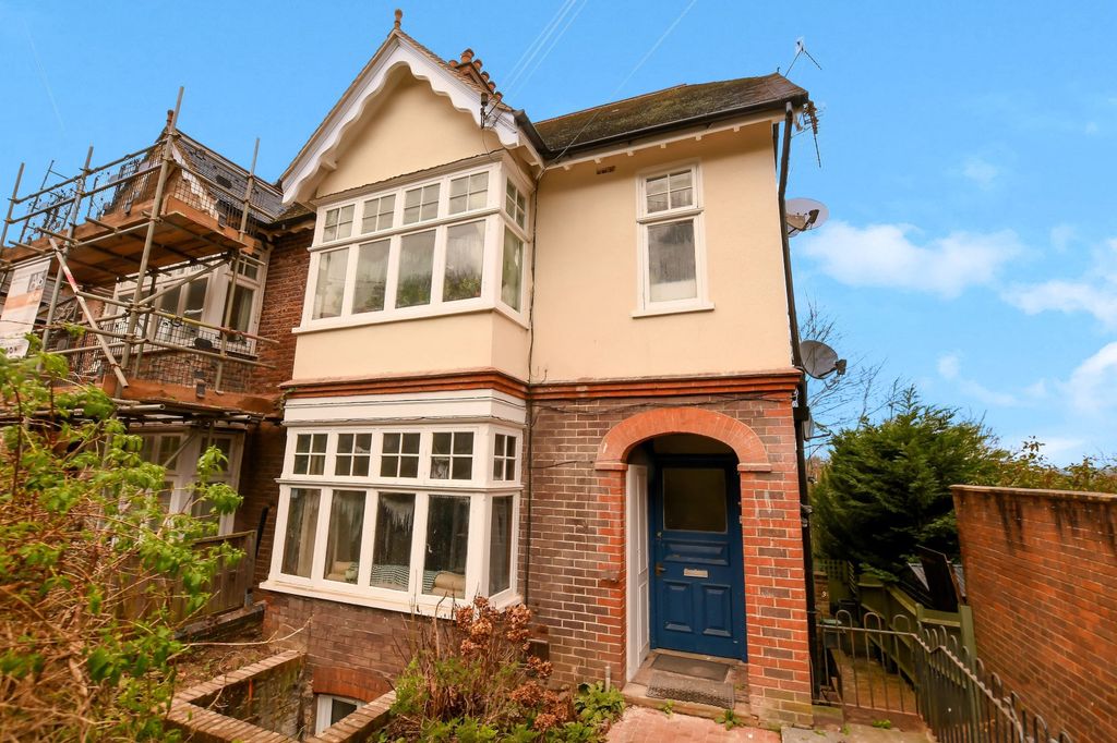 Property photo 1 of 8 External