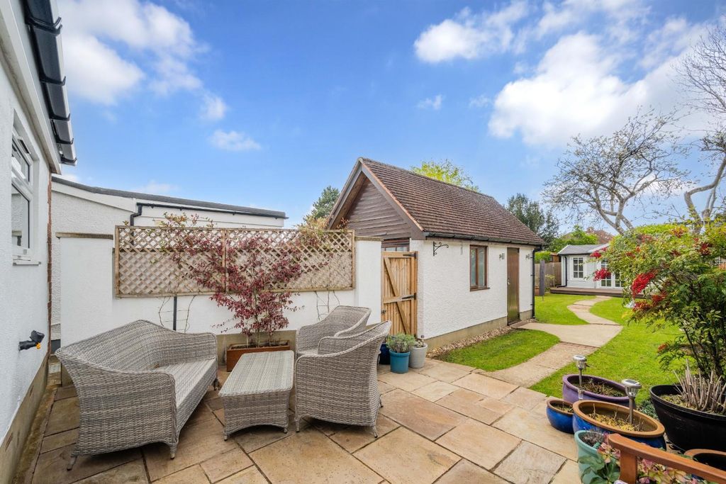 Property photo 2 of 21 River Way