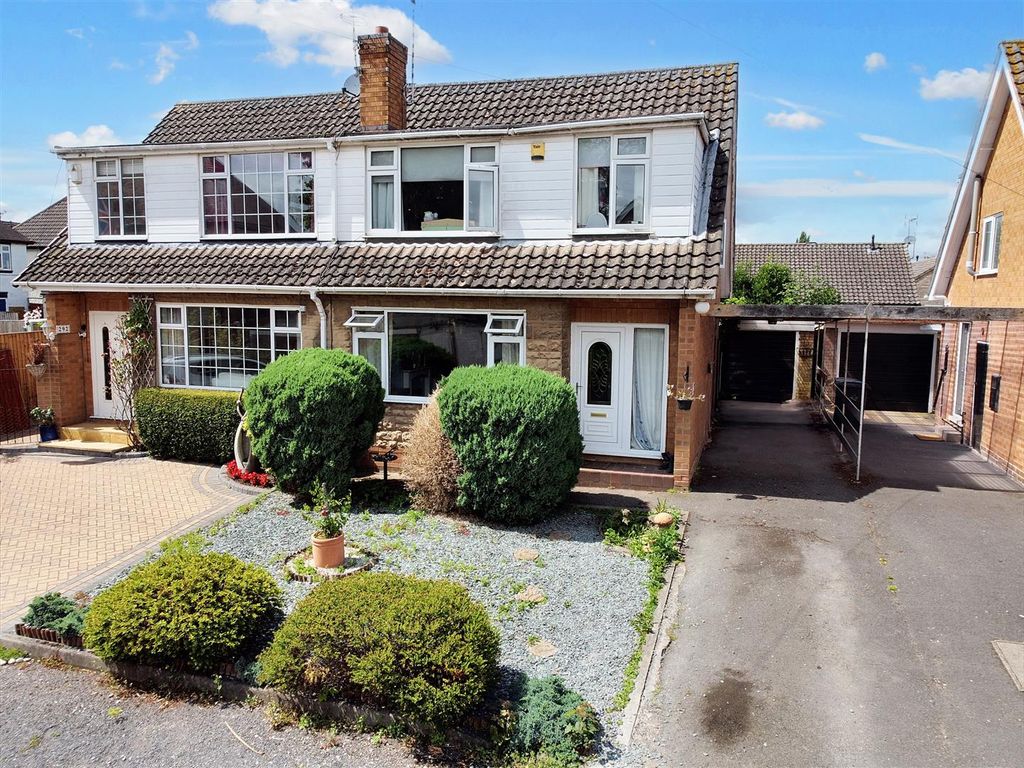 Property photo 2 of 27
