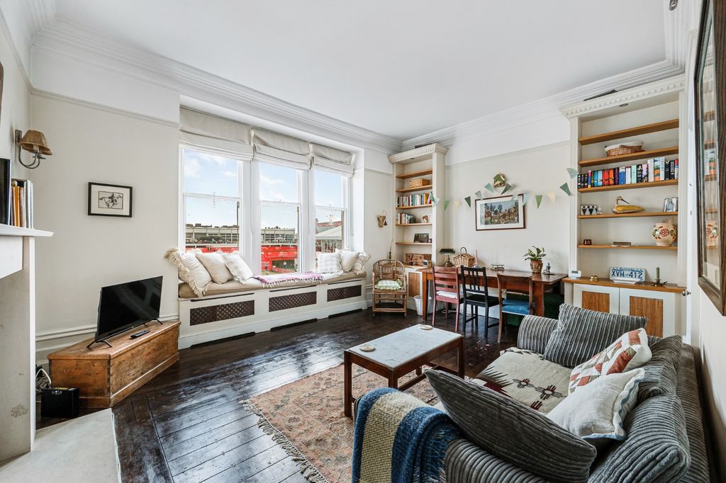 Property photo 3 of 10 997793