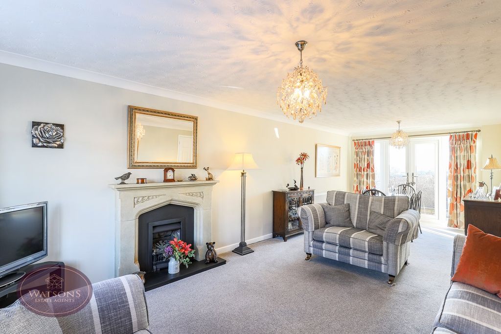 Property photo 2 of 31