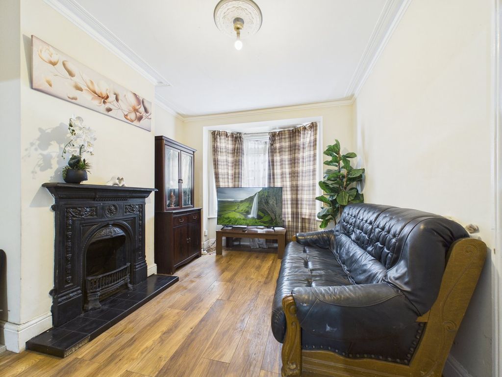 Property photo 2 of 11