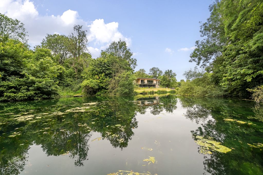 Property photo 2 of 35 1151670 (9)