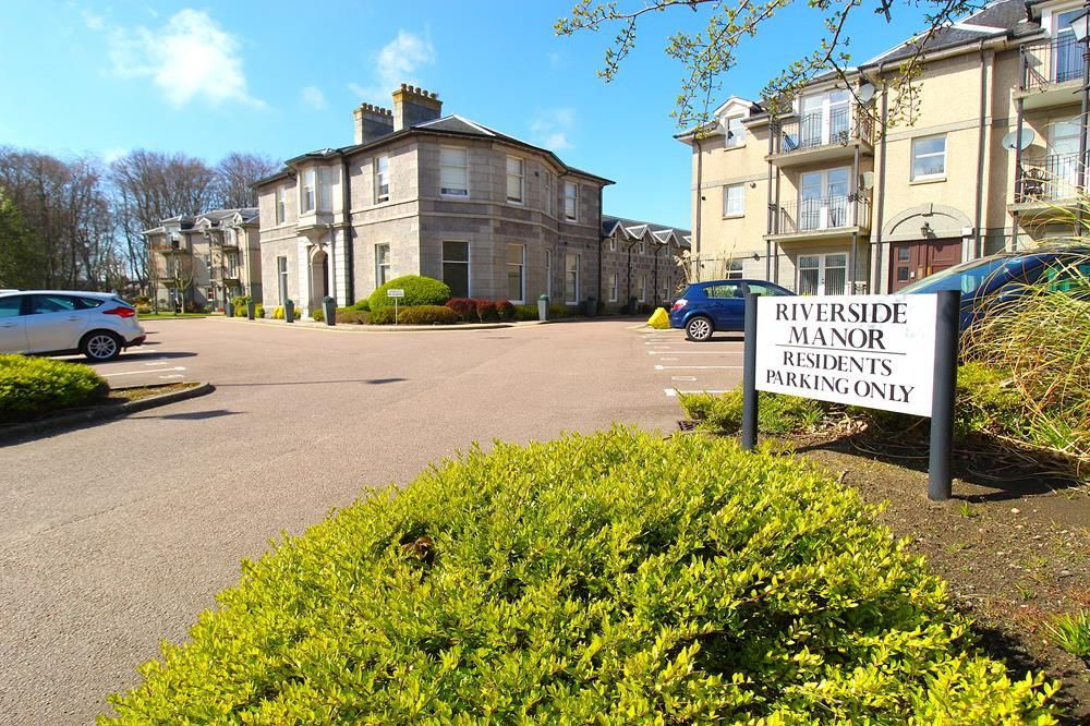 Property photo 2 of 12 Entrance