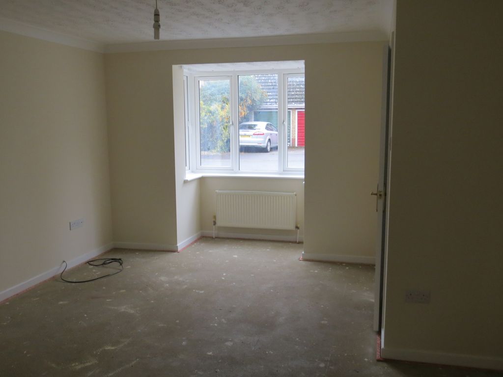 Property photo 2 of 17 Living Room