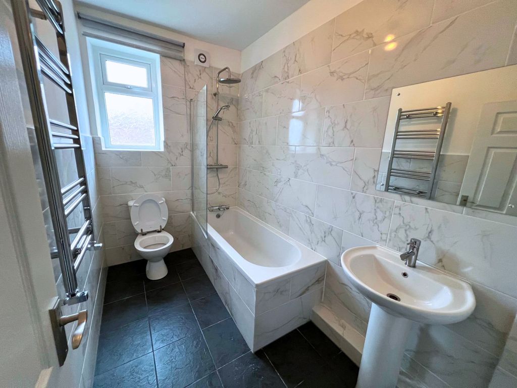 Property photo 3 of 9 Gallery