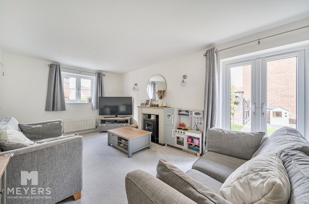 Property photo 2 of 13