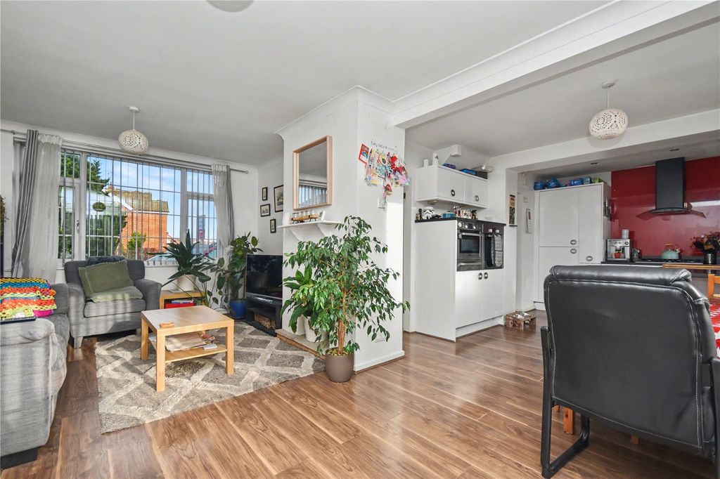 Property photo 2 of 14 Picture No. 11