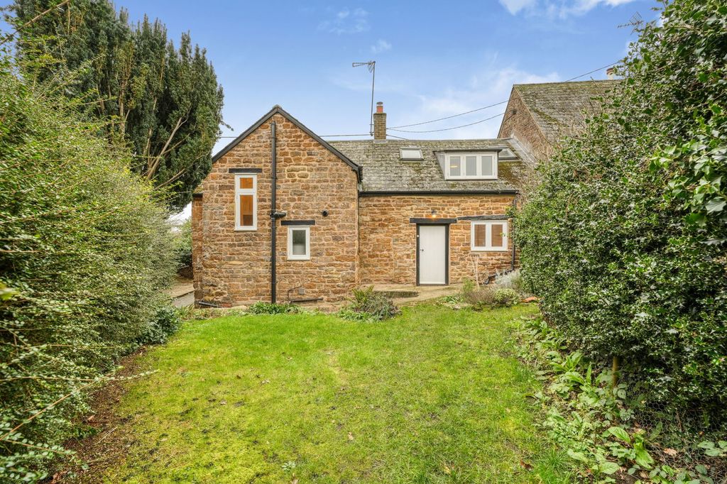 Property photo 2 of 28