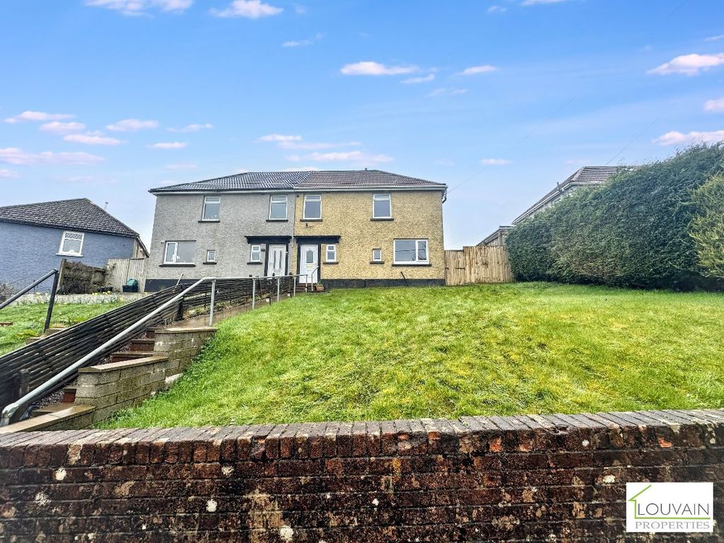 Property photo 2 of 23