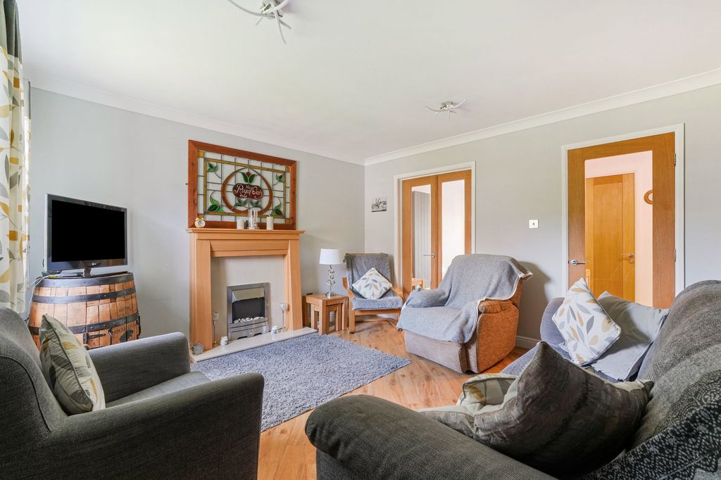 Property photo 3 of 29