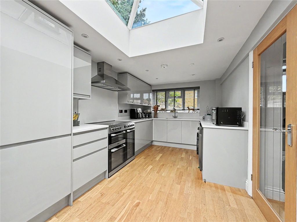 Property photo 3 of 21 Picture No. 08