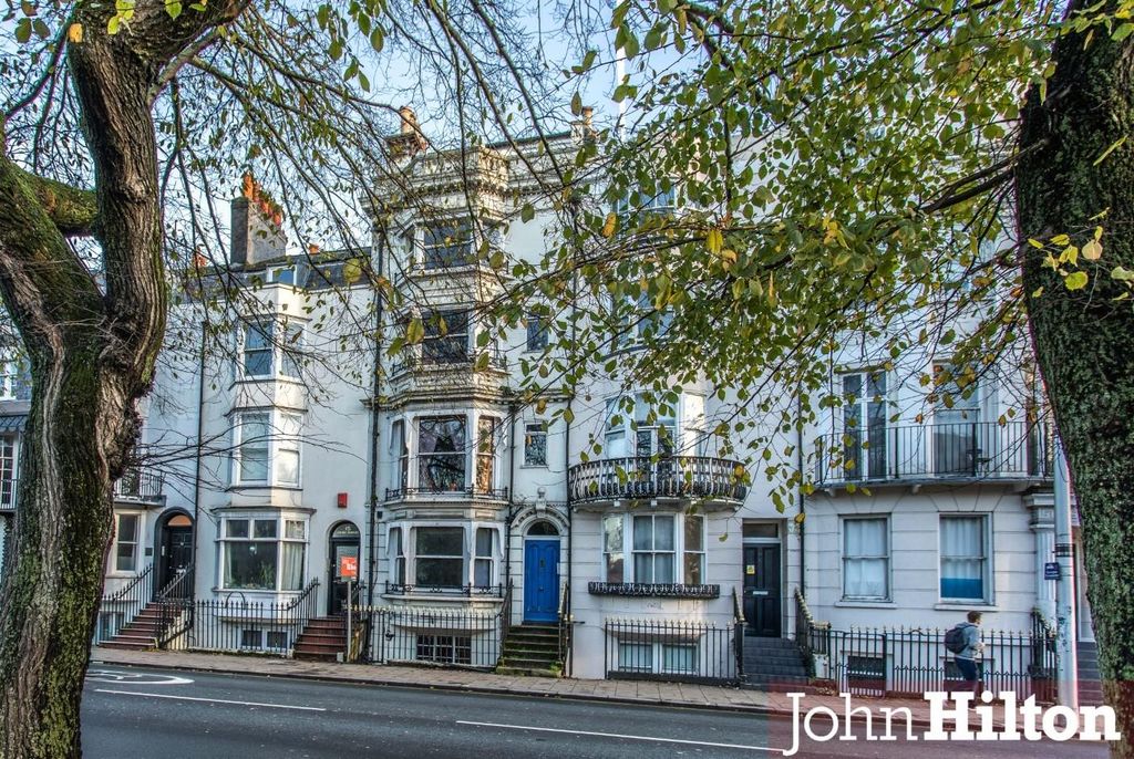 Property photo 1 of 13 Grand Parade3A.Jpg