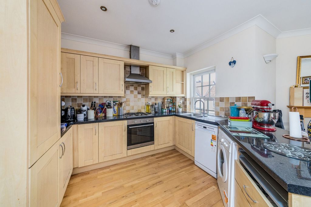 Property photo 3 of 14