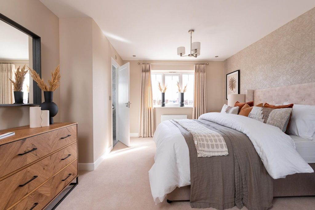Property photo 1 of 12 King Size Bedroom With Ample Space