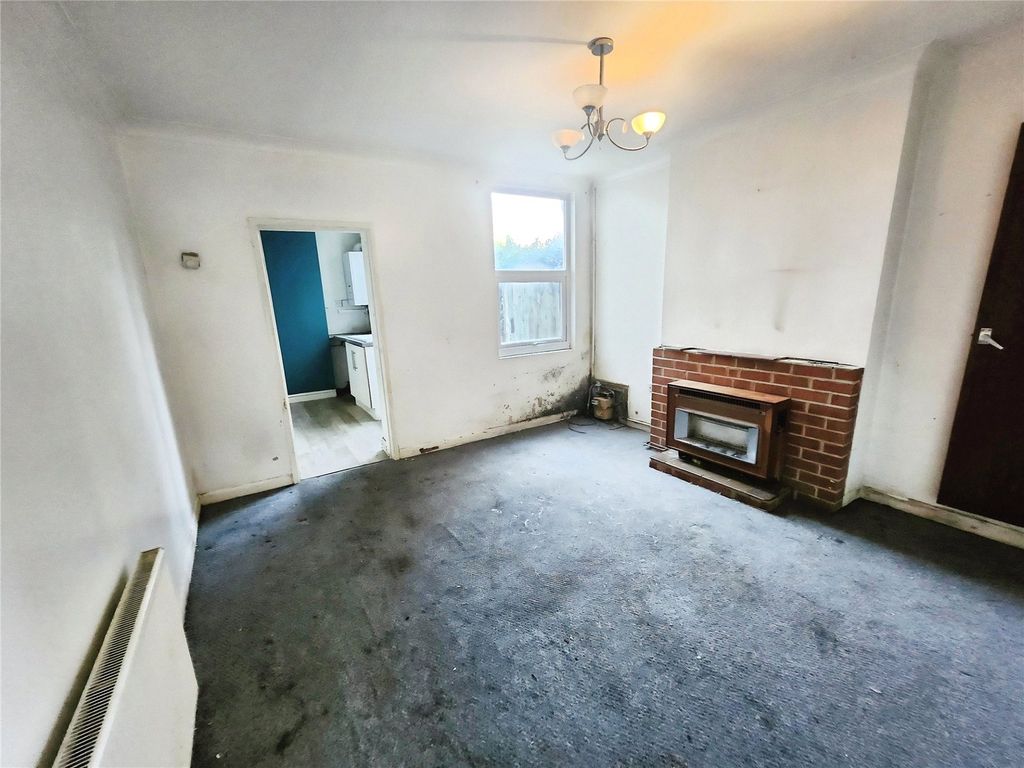 Property photo 3 of 9 Dining Room