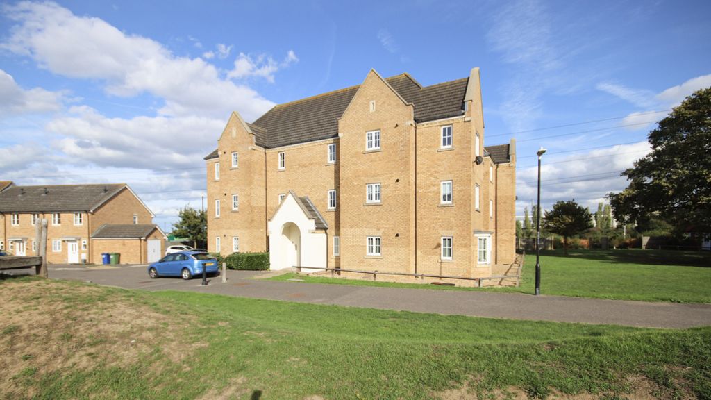 Property photo 1 of 10 2 Bedroom Flat For Sale, Tenant In-Situ, Yielding 7% Return!