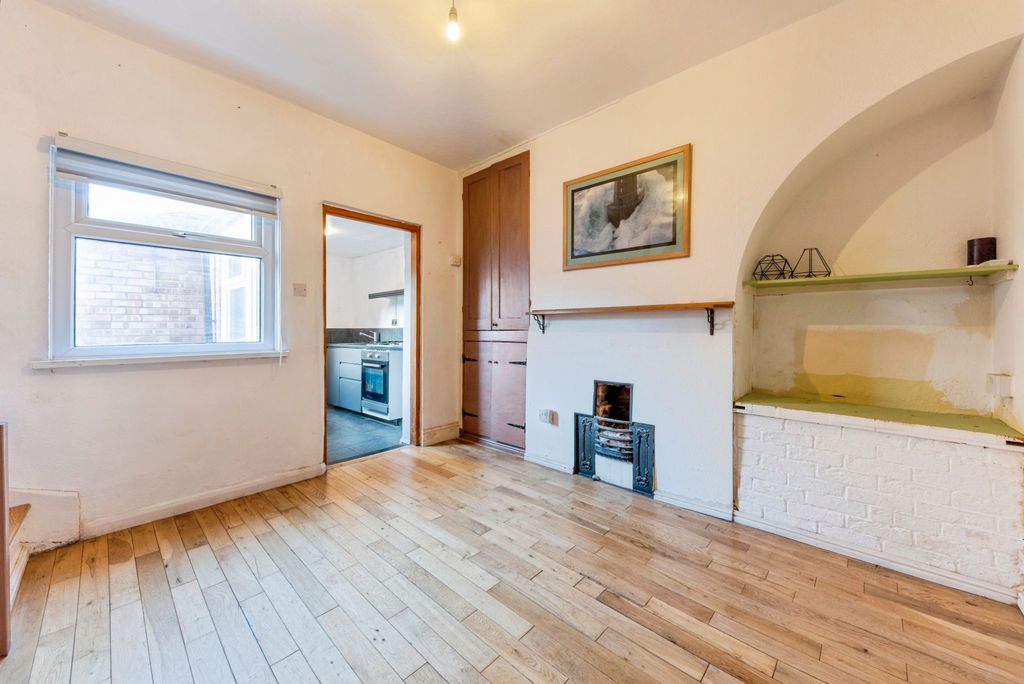 Property photo 3 of 15 Living Room