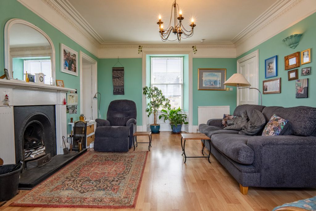 Property photo 2 of 38