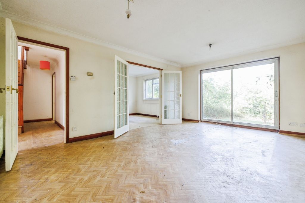 Property photo 2 of 19
