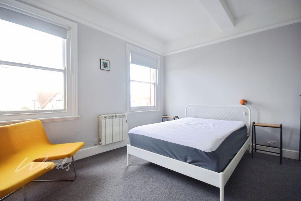 Property photo 3 of 11 Lynton Bed 1 A Use