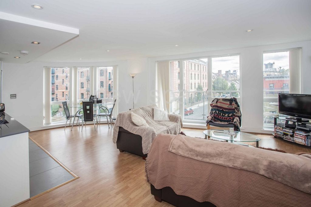 Property photo 1 of 10 Photo 8