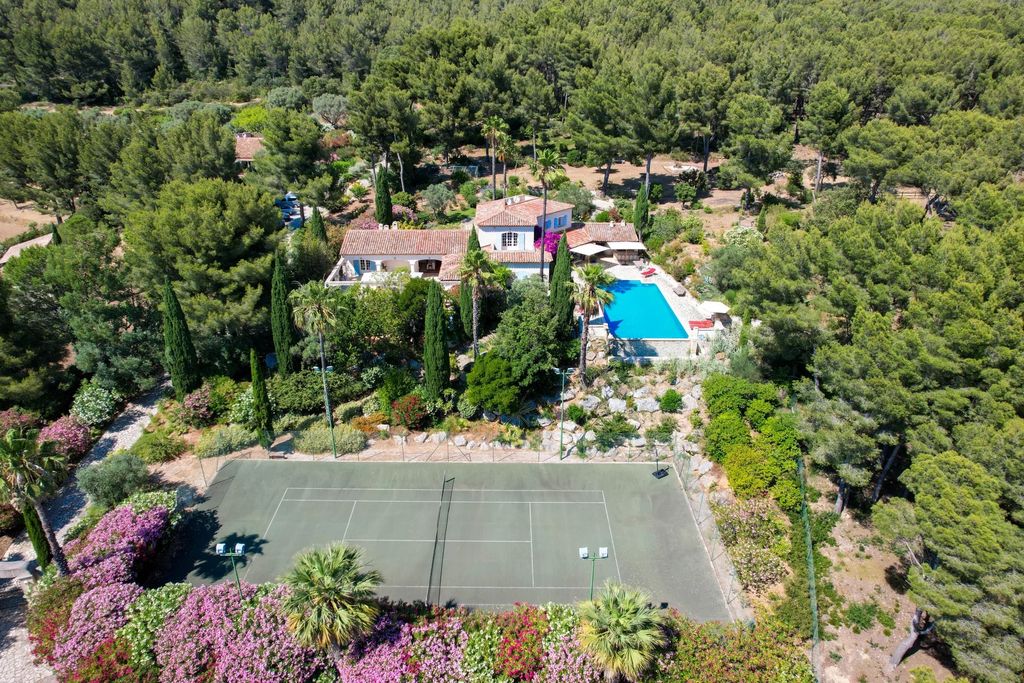 Property photo 2 of 19