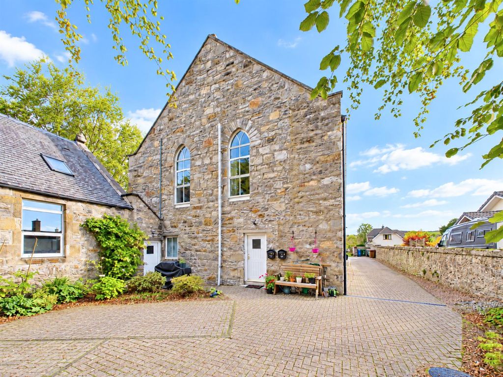 Property photo 1 of 17 Outside